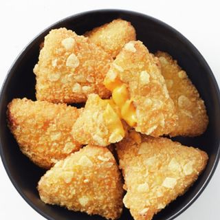 Trójkąty serowe Nacho Cheese Triangles 6 szt + sos 