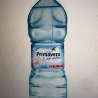 Woda mineralna z gazem 0.5l