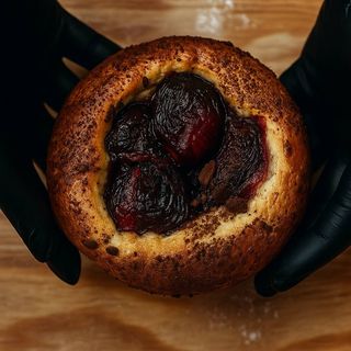 Drożdżówka  ze śliwkami