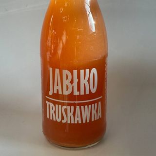 Sok z jabłek i truskawek