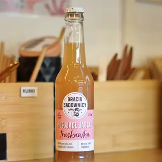 Bracia Sadownicy Sparkling Apple and Strawberry