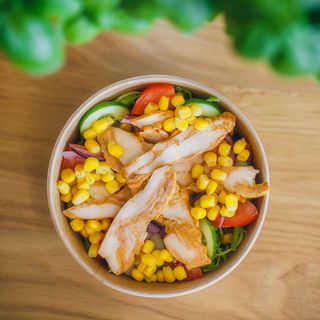 Sałatka Gyros z kurczakiem 