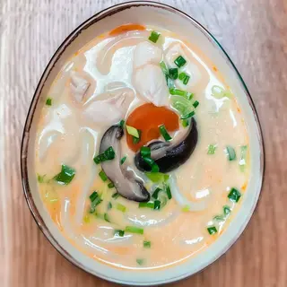Tom Kha