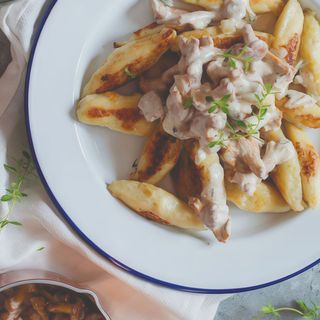 KOPYTKA Z SOSEM KURKOWYM 300 g