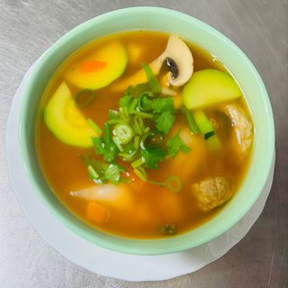 Zupa won ton ( z małymi pierogi krewetkami)