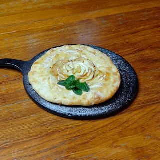 CHACZAPURI Z KOZIM SEREM I GRUSZKĄ 220G