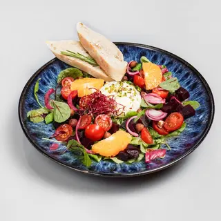 SAŁATKA Z SEREM HALLOUMI