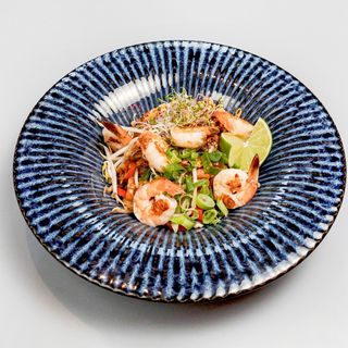 UDON PAD THAI Z KURCZAKIEM LUB KREWETKAMI