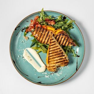 CHAŁKA Z KURCZAKIEM