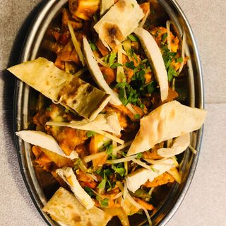 Chicken sizzlers with naan