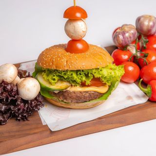 Classic Burger 270g zestaw z frytkami