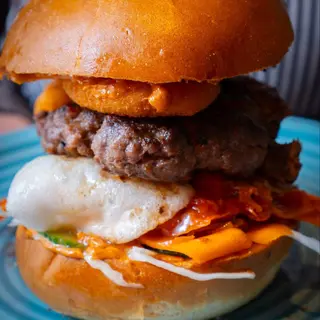 Burger Kiss Kimchi