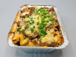 Frytki z kebabem 