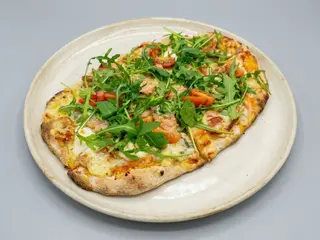 Pinsa Al Salmone