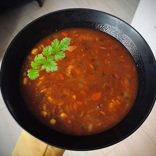 Zupa meksykańska z mięsem mielonym i grzanką czosnkową 350ml