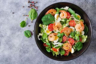 7. Sałatka z Krewetkami