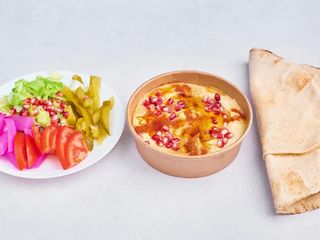 Hummus House 200 gram w zestawie z pitą i warzywami