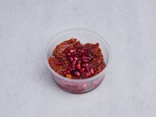 Muhamara w zestawie z pitą