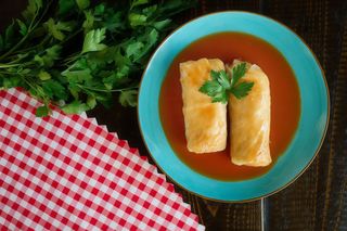 Gołąbki z sosem pomidorowym