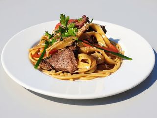 Pappardelle z polędwicą