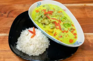 Gaeng Kiew Waan - warzywne zielone curry (pikantne)