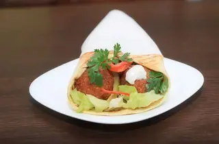 Kanapka Falafel z serem średnia 