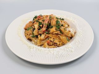 Tagliatelle naleśnikowe z łososiem i szpinakiem