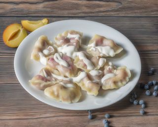 Pierogi z wiśniami 9szt