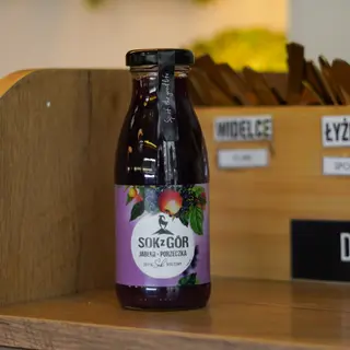 Sok z gór: apple-currant