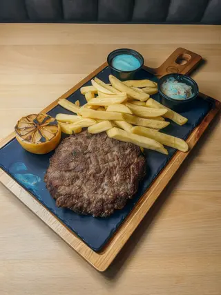 Soczysty steak z mielonej wołowiny