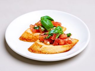 Bruschetta z Pomidorami i Bazylią 4szt