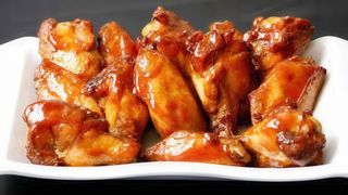 Skrzydełka pikantne + sos ostry