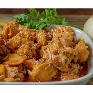 Świeżonka duszona z cebulką