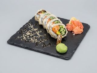 Uramaki łosoś wędzony