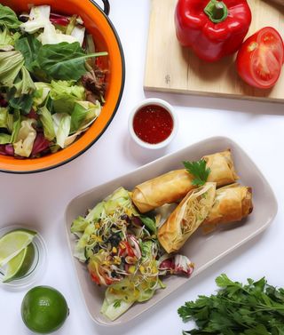 Spring Rolls z grzybami Shiitake i sosem teriyaki 2 szt