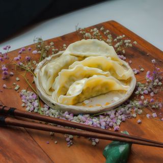 GYOZA Z KURCZAKIEM 