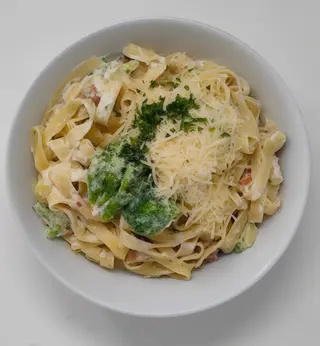  Penne con broccoli e pesto