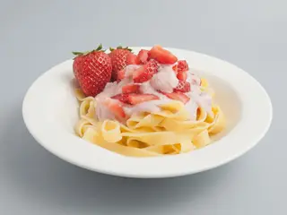 tagliatelle z owocami