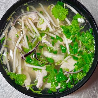 Zupa Pho z kurczakiem