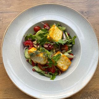 Sałatka z halloumi