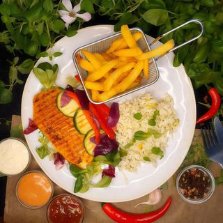 Filet z kurczaka z warzywami z grilla