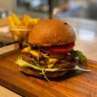 NEW !  Burger TEXAS (zestaw z frytkami)