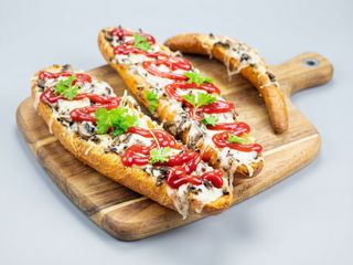Zapiekanka na bagietce z pieczarkami 300g