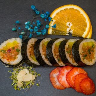 Futomaki TATAR Z ŁOSOSIA | 6 szt