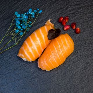 Nigiri ŁOSOŚ SUROWY | 2 szt