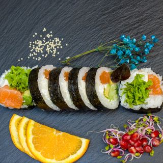 Futomaki ŁOSOŚ SUROWY | 6 szt