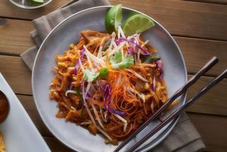 Pad-thai z wołowiną po tajsku