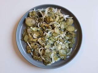 Ogórek kiszony z cebulką