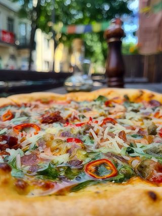 15.  Pizza Pomodori secchi