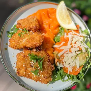 Smażona ryba z puree pomarańczowym